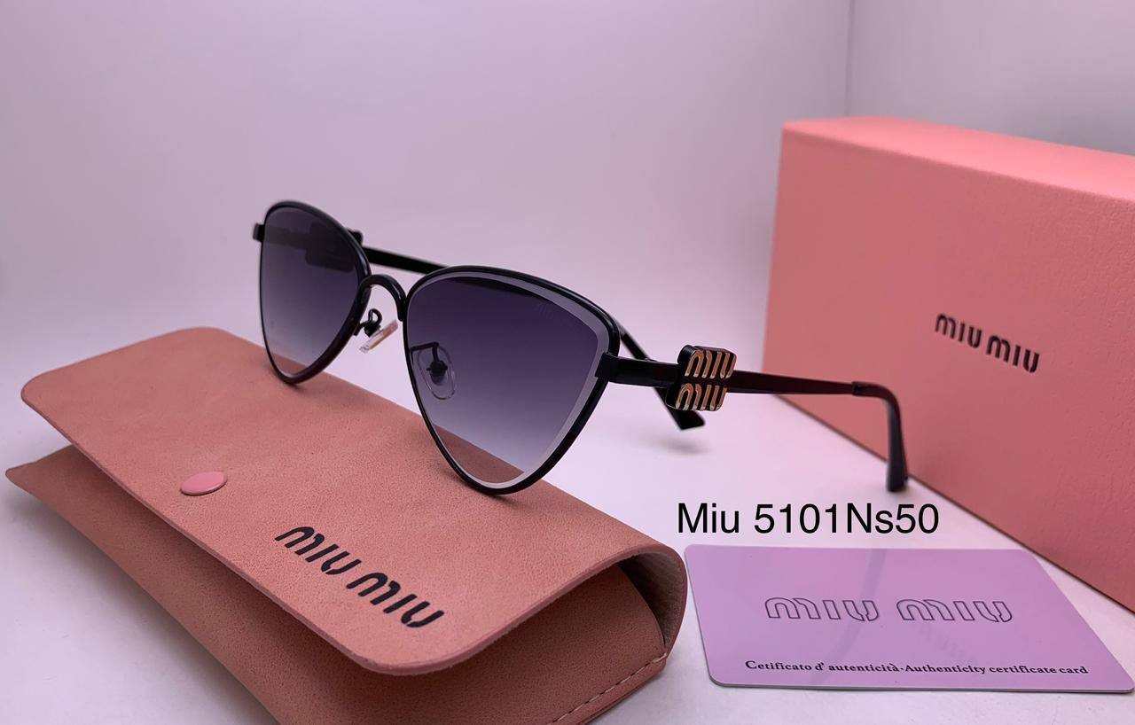 Miu Miu
70 dhs✅

Zain126
♥️♥️♥️