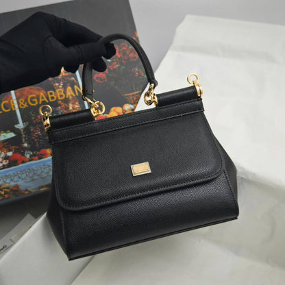 D&G - Gucci
Master ++++
For Price 👇 WTSP Text Zain 0568585901

Zain111
♥️♥️♥️