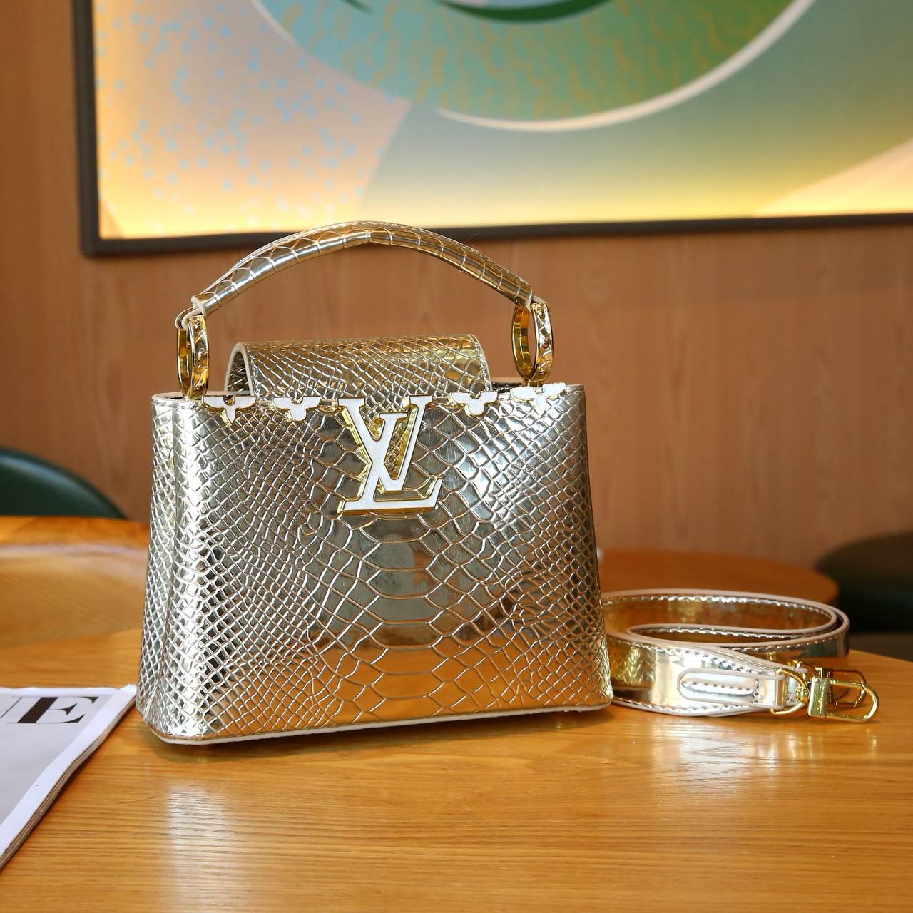 Best quality
LV
Whith box’s
120 dhs🇦🇪🇦🇪
size 20cm

Zain158
♥️♥️♥️