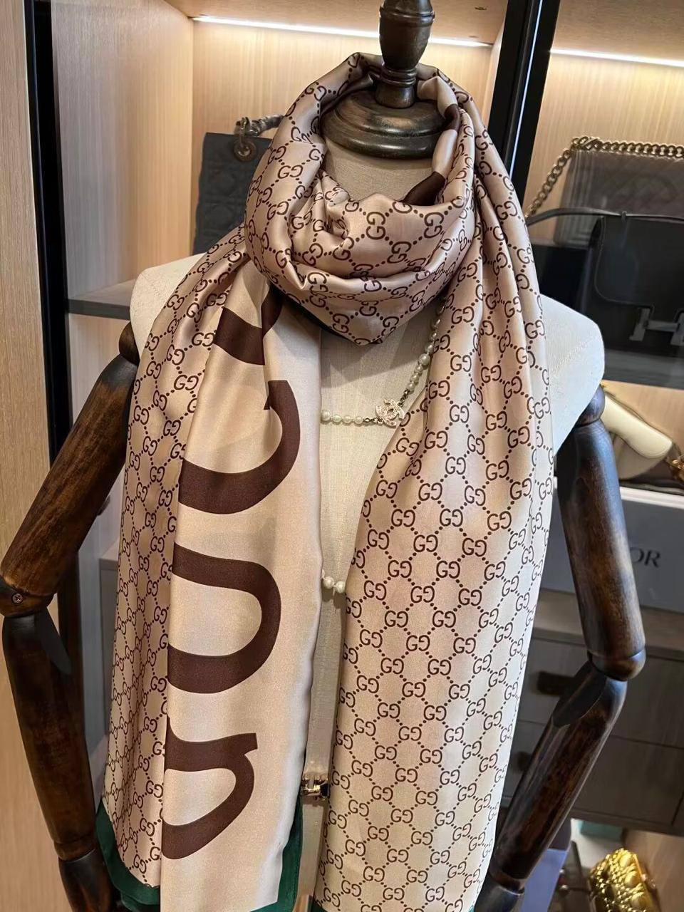 Silk scarf
40 dhs❣️

Zain60
❣️❣️❣️