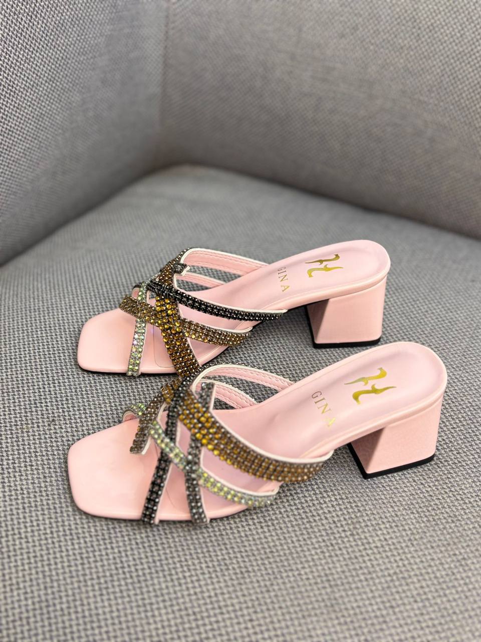 Gina 
110 dhs✅
Size 36-42

Zain55
♥️♥️♥️
