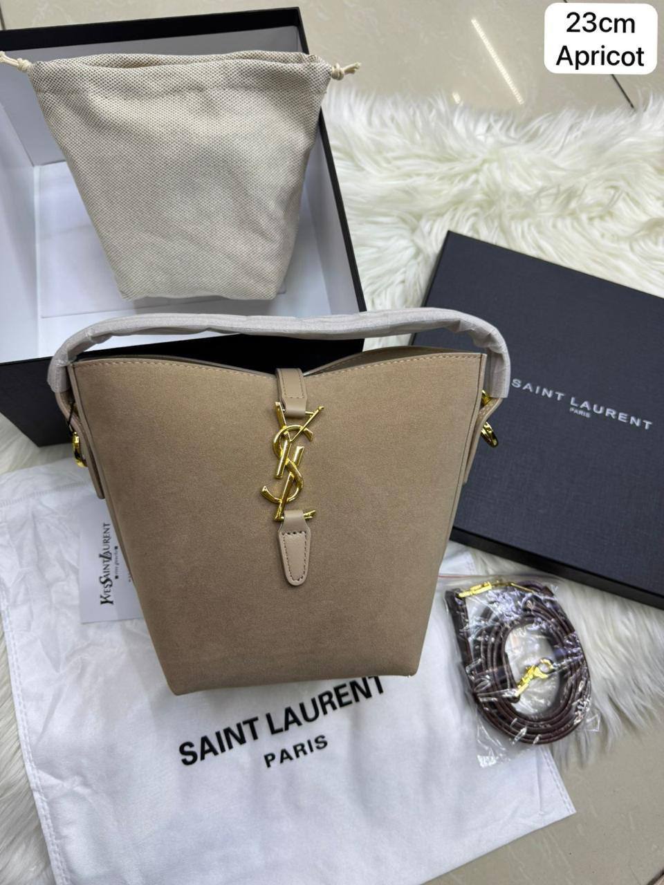 🌹 YSL Le 37 Bucket
1⃣️ First quality +🎁
Size: 23 * 12 * 19 cm
95 dhs🇦🇪🇦🇪
with box🎁

Zain115
♥️♥️♥️