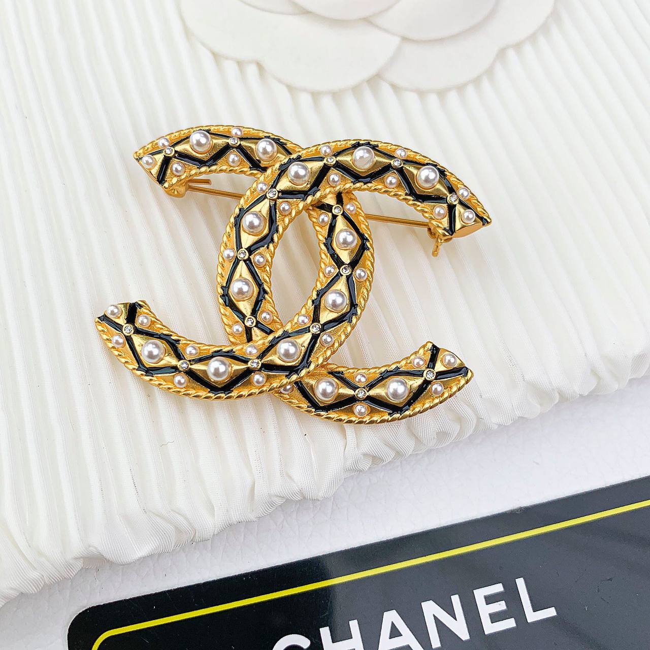 BROOCH MASTER
CHANEL
60 dhs🪙🌨️ 

WITH BOX AND PAPER BAG
🎁🎁🎁

Zain89
♥️♥️♥️
