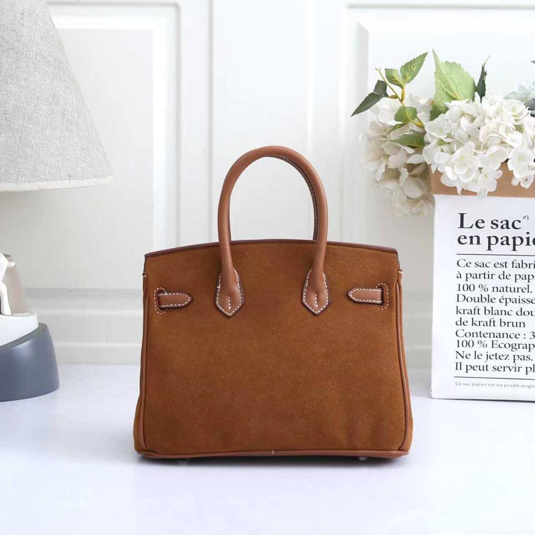Hermes
115 dhs❣️
size 24cm

Zain26
♥️♥️♥️