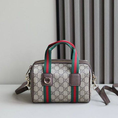 GUCCI
 GOOD QUALITY 

WITH BOX 
🎁🎁🎁

100 dhs✅

Zain39
♥️♥️♥️