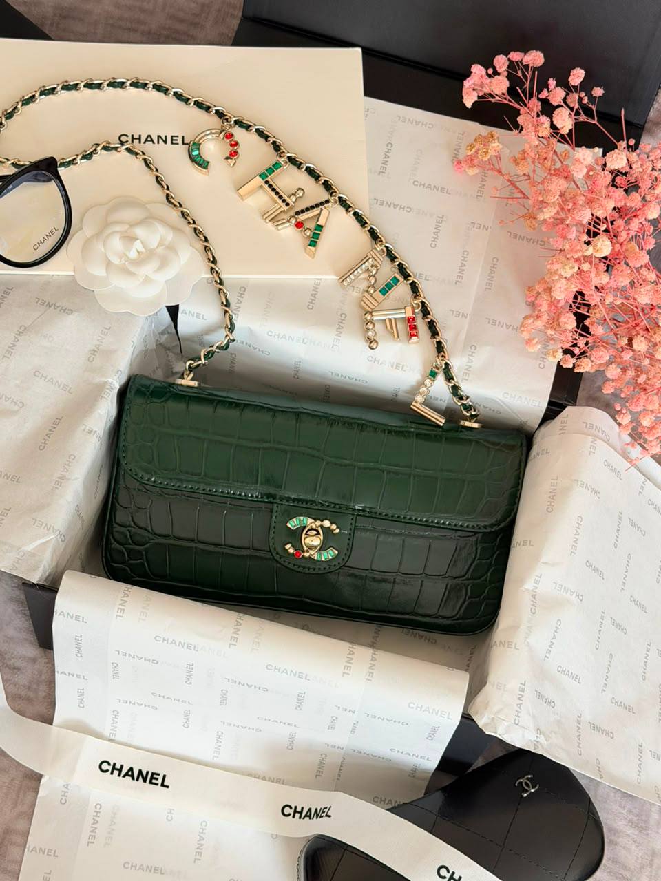 Chanel

240 dhs

Zain134
♥️♥️♥️
