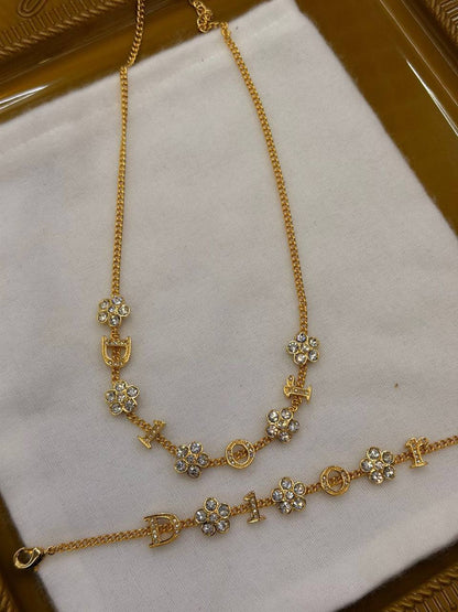Dior Set* 💐
Necklace 
Bracelet 
Master Quality 🎲

*95* AED normal box 📦

Zain48
♥️♥️♥️