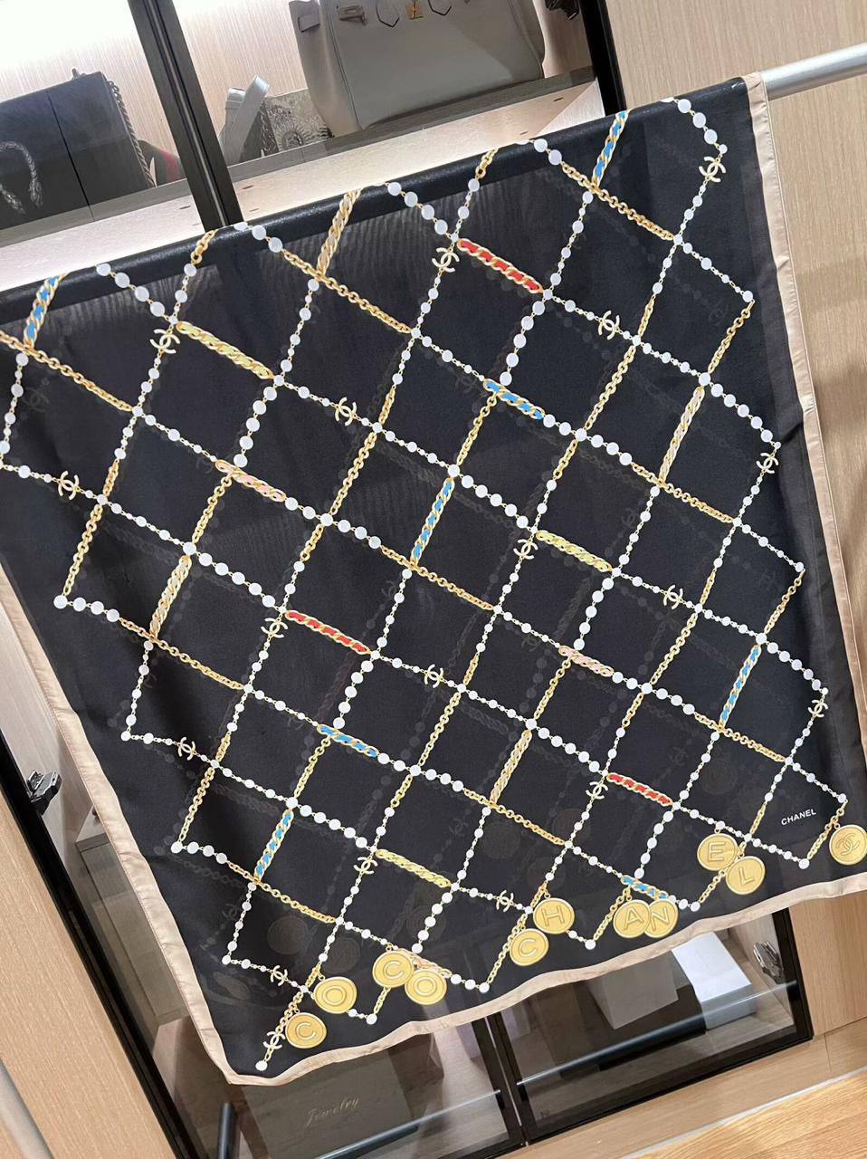 Silk scarf
40 dhs❣️

Zain60
❣️❣️❣️