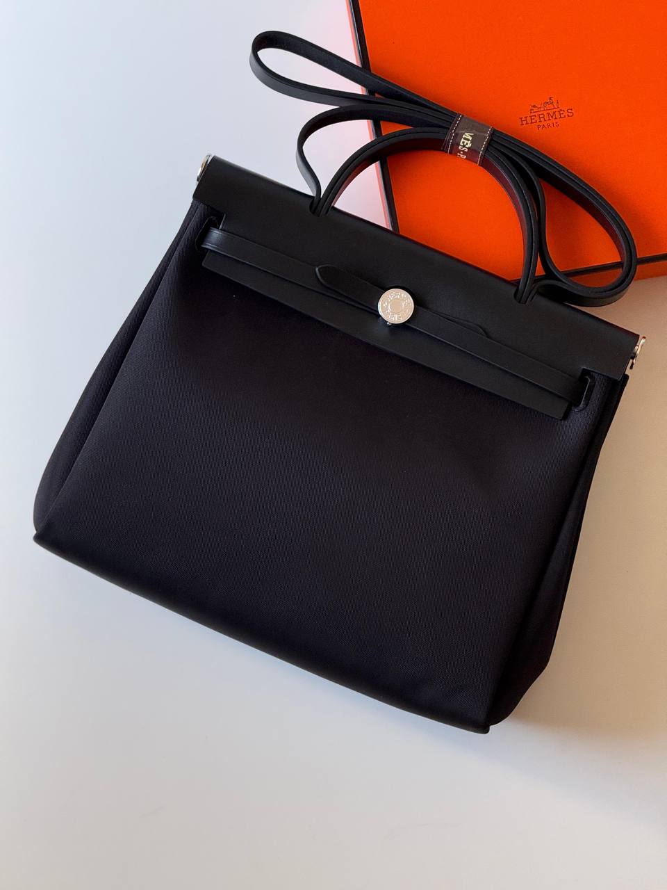 Hermes
 Herbag 31cm💥Master quality ✅with box📦
610 dhs💓

Zain52
♥️♥️♥️