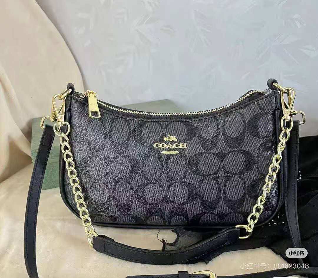COACH

Size  26cm

Withbox

100 dhs✅

Zain04
♥️♥️♥️