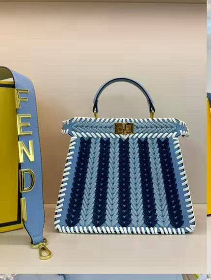 Fendi
150 dhs✅

Zain143
♥️♥️♥️