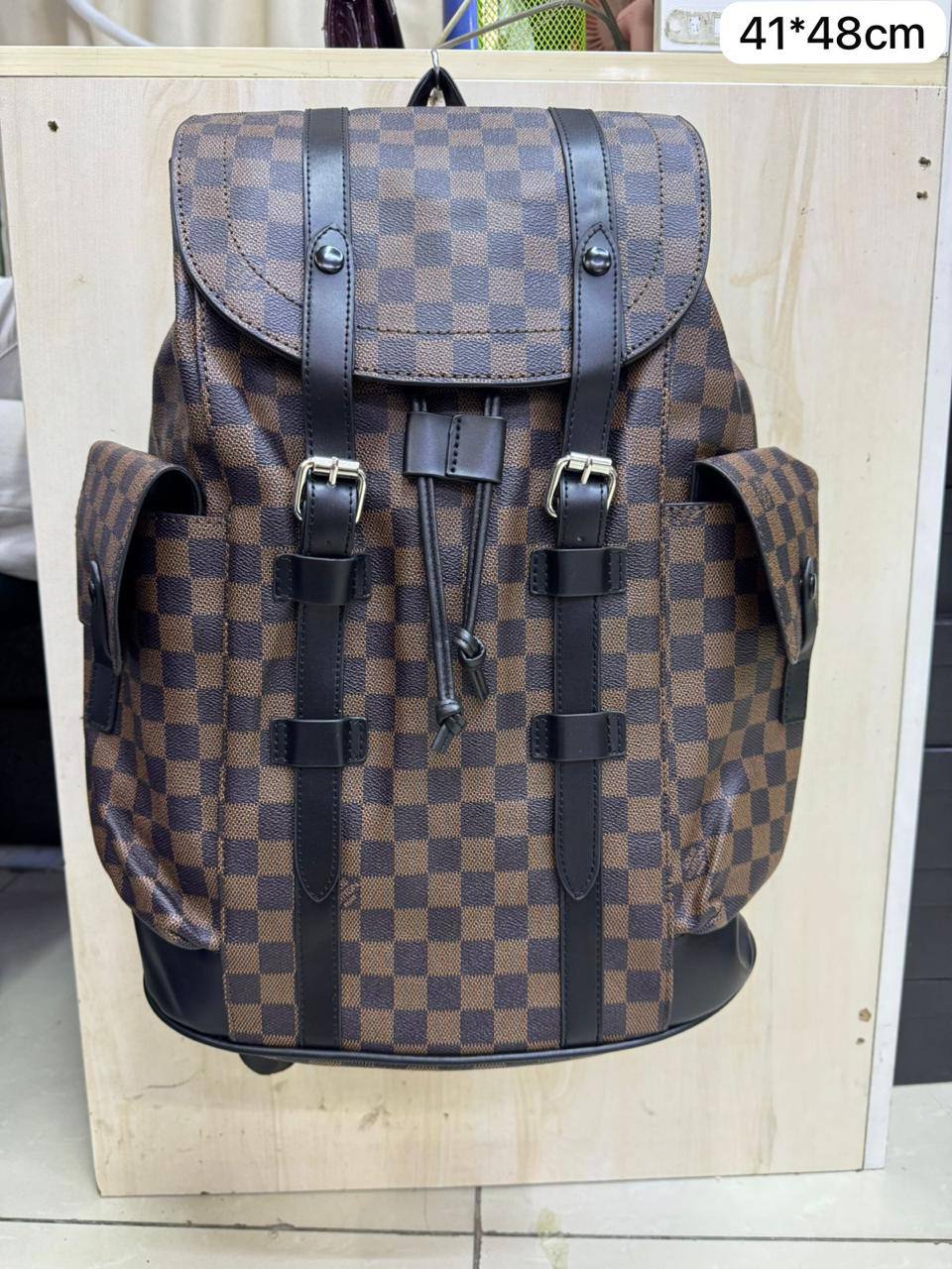 🎒 LV 
Christophet backpack 
 Good quality 

Size : 41 * 48 * 13 cm
85 dhs🇦🇪🇦🇪🇦🇪

Zain115
♥️♥️♥️