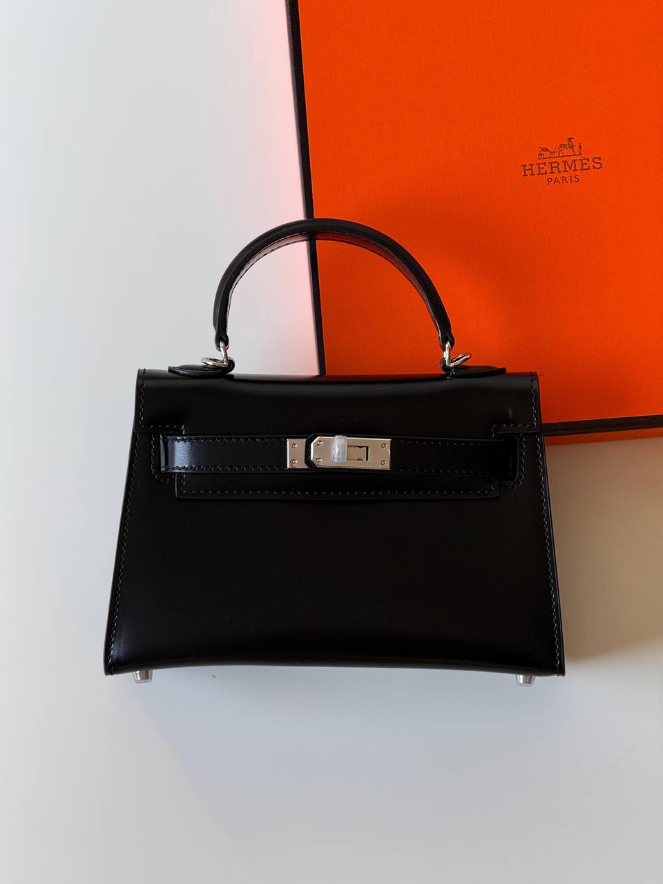 Hermes
minikelly 19cm💕
master quality😍with box❤️
340 dhs❤️💚❤️💚

Zain52
💚❤️💚