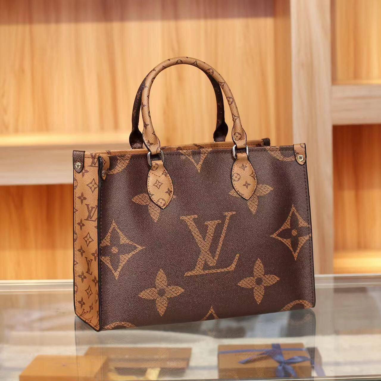 LV
85 dhs🪙💕
Size 33 CM

Zain269
♥️♥️♥️
