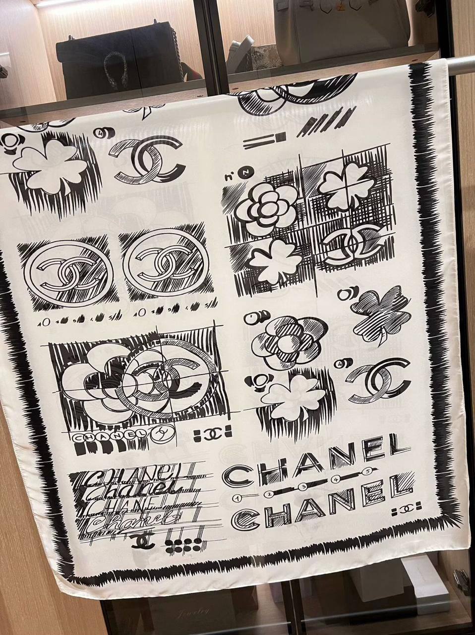 Silk scarf
40 dhs❣️

Zain60
❣️❣️❣️