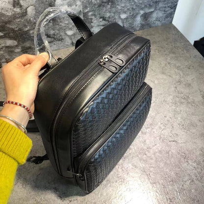 BOTTEGA 

BACKPACK COPY ONE NEW CAME UNISEX , 

235 dhs🇦🇪🇦🇪

Zain39
♥️♥️♥️