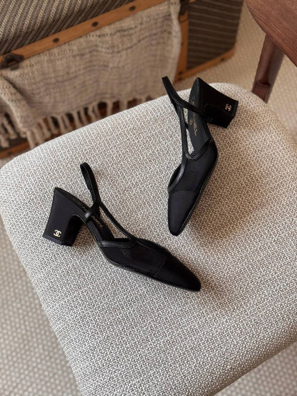 CHANEL 🖤
🤩Available new 😍😍
Size: 36 to 41
Super master quality 
450 dhs✅

Zain198
♥️♥️♥️