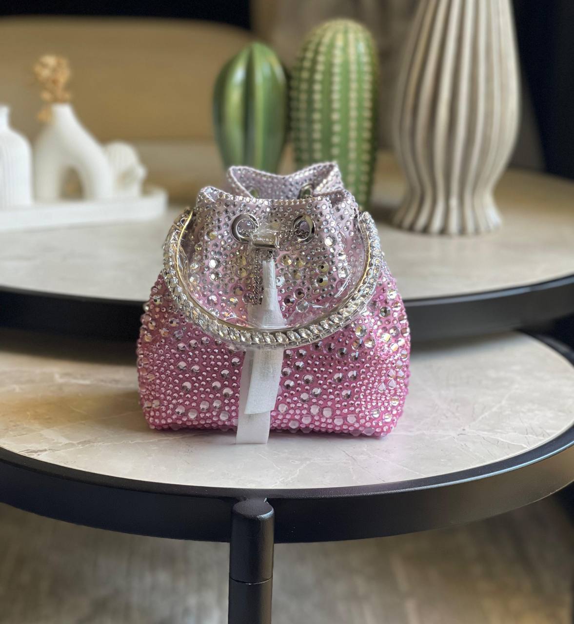 Jimmy choo ✨💥
Available original box 📦 
With full packing 🎀🎀
Super high quality 💥💥
For Price 👇 WTSP Text Zain 0568585901

Zain283
♥️♥️♥️