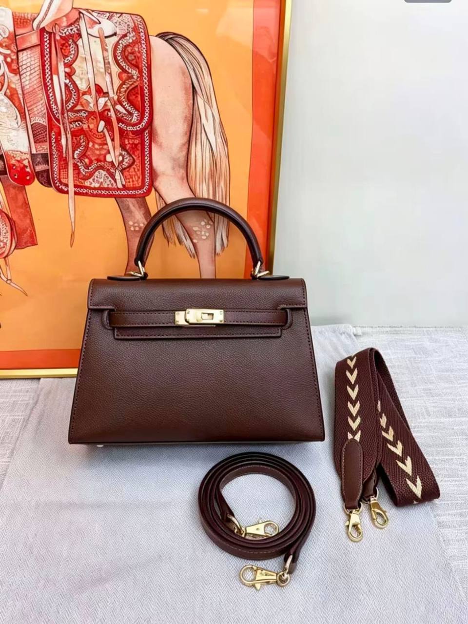 Hermes

100 dhs🇦🇪🇦🇪

size 22cm

with box
Zain26
♥️♥️♥️