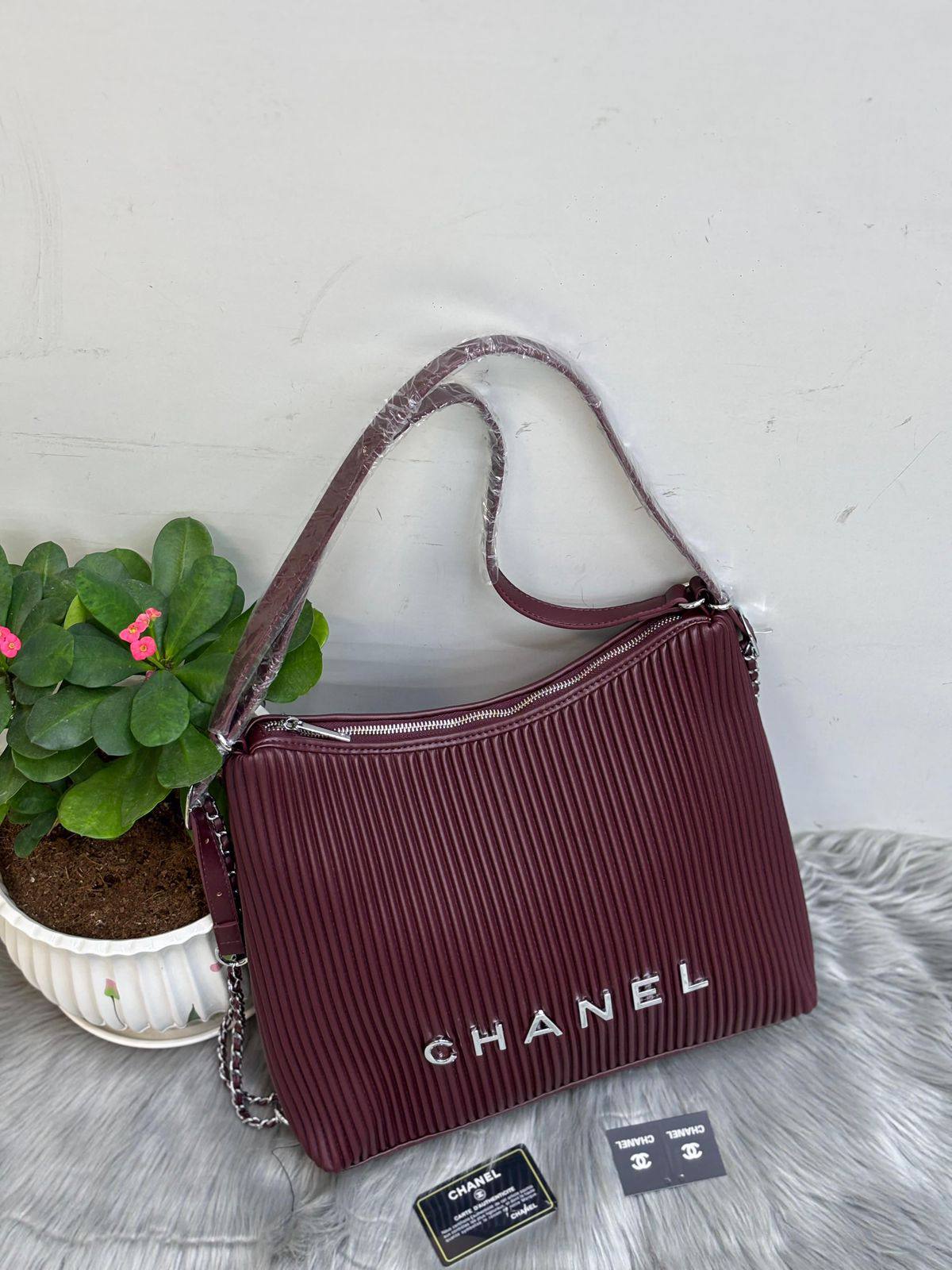 Chanel
90 dhs💓

Zain244
♥️♥️♥️