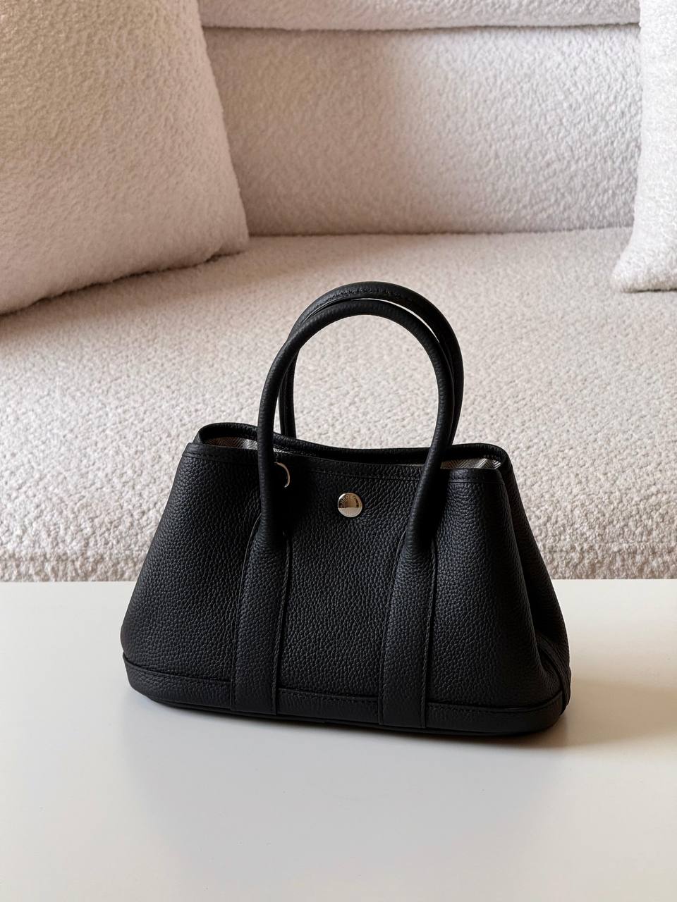 Hermes garden party 
💕master quality😍with box❤️
18 CM 340 dhs🪙🌨️
24 Cm 340 dhs🪙🌨️
30 CM 380 dhs🪙🌨️

Zain52
♥️♥️♥️