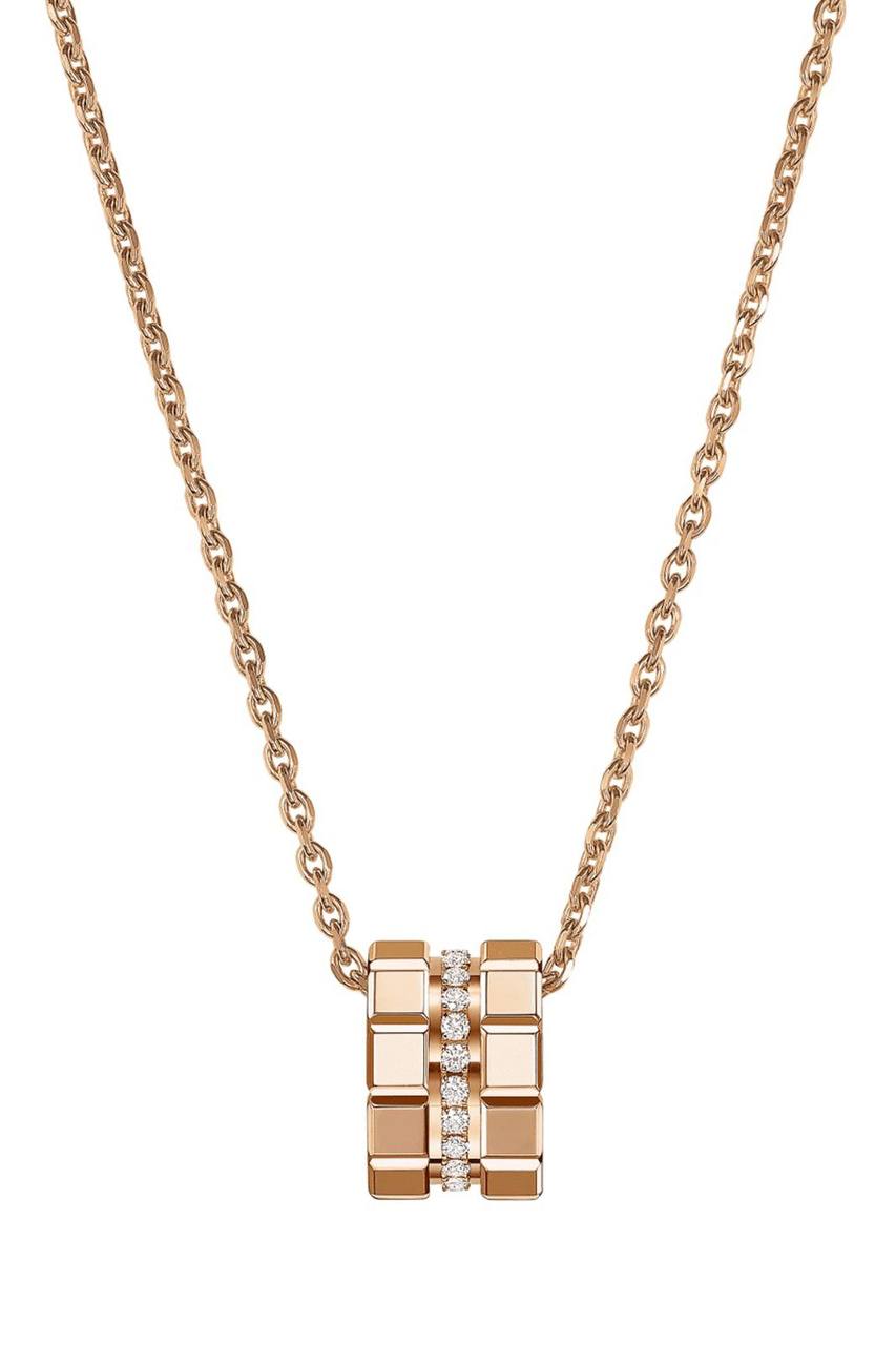 CHOPARD ❤️‍🔥*
Necklace 
Master quality 💯
With normal boxes 🗃️ 
50 dhs✅
With master box 📦 
120 dhs✅

Zain216
♥️♥️♥️