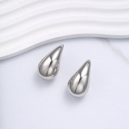 BOTTEGA ❤️‍🔥*
Earring 🐦‍🔥
Master quality 💯
With normal boxes 🗃️ 
45 dhs✅

Zain216
♥️♥️♥️
