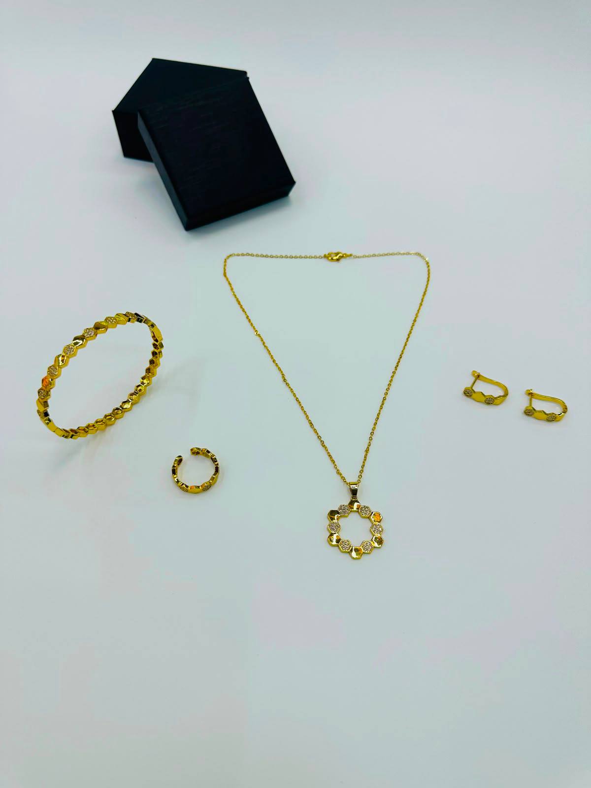 𓂀 *OFFER 𝕊𝕖𝕥* 🪻
Fashion quality 
Offer price 

 *55* 𝔸𝔼𝔻 𝕟𝕠𝕣𝕞𝕒𝕝 𝕓𝕠𝕩 𓂀

Zain48
♥️♥️♥️