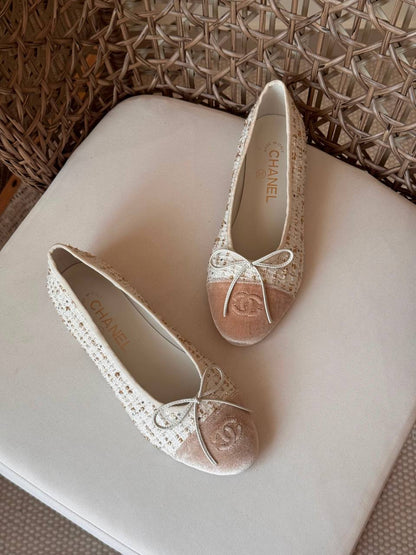 🩶✨ CHANEL ✨🩶
🤩 Available New Arrival 🤩
😍😍 Super Master Quality 😍😍
👠 Size: 36 to 41
💎 Premium Quality
450 dhs✅

Zain198
♥️♥️♥️