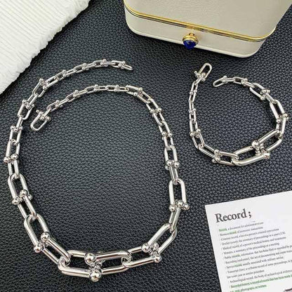 *TIFFANY* _Set_
     _Necklace_
     _Bracelet_
280 dhs🪙🌨️
         _With_
*Good Box* 📦
*Master Quality*✨✅

Zain89
♥️♥️♥️
