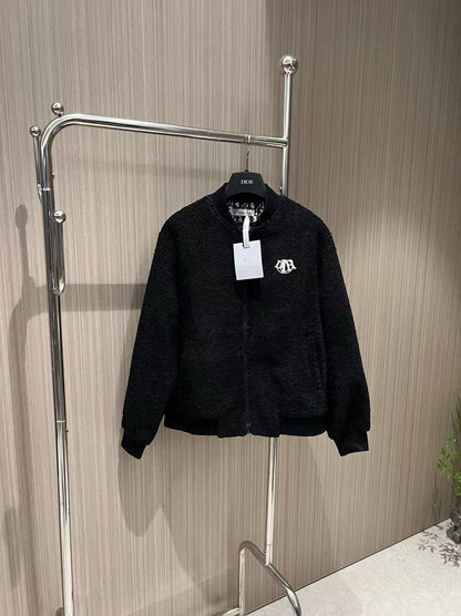 *New collections   
250 dhs🪙🌨️
*good  quality  ♥️♥️
*Sizes:S M L xl* 
*AVAILABLE NOW*

Zain231
♥️♥️♥️