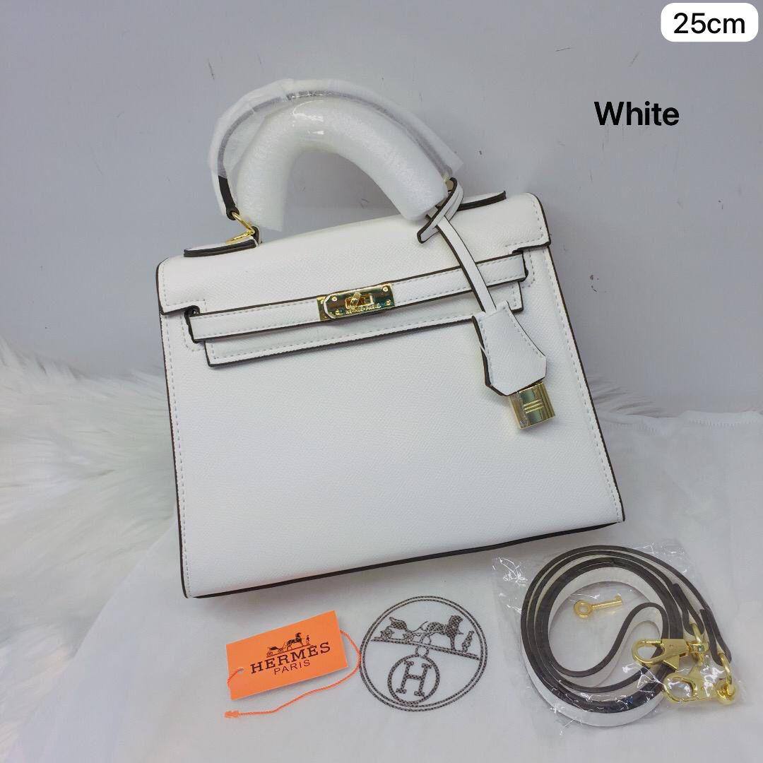 ❤️ Hermes Kelly
1️⃣ First quality + 🎁
Size : 25 * 20  cm
95 dhs✅
with box 🎁

Zain115
♥️♥️♥️
