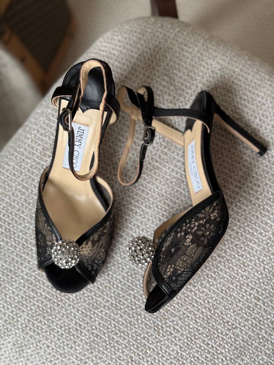 JIMMY CHOO - AQUAZZURA
🤩Available now 😍😍
Size: 36 to 41
Super master quality 
450 dhs✅

Zain198
♥️♥️♥️