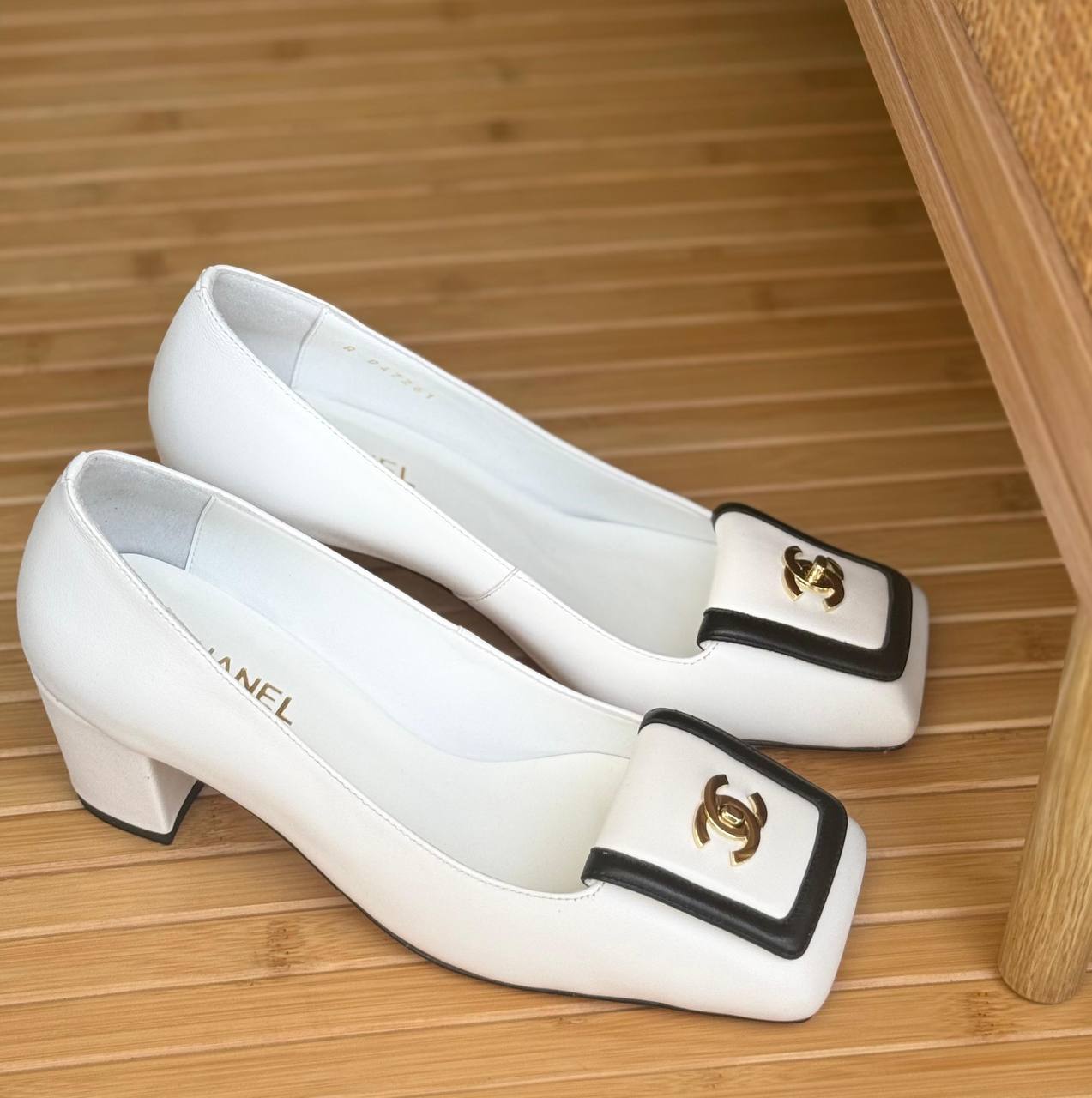 Chanel
Super Master
𝗦𝗶𝘇𝗲 𝟯𝟲 𝘁𝗼 𝟰𝟭 
450 dhs✅

Zain302
♥️♥️♥️