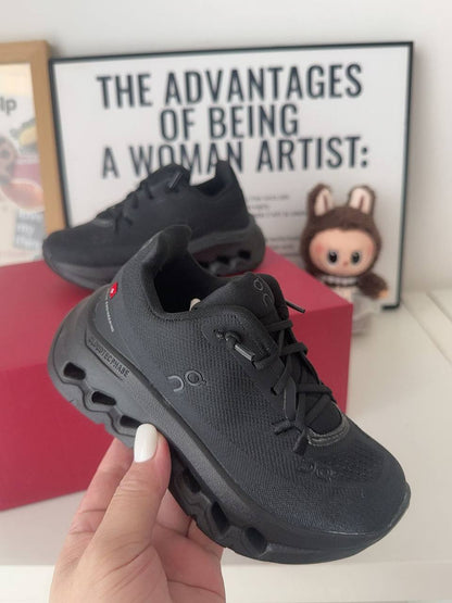 Loewe
For kids , 
Size 28 to 35 , 
150 dhs🪙

Zain196
♥️♥️♥️