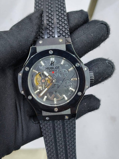 Hublot automatic 
350 dhs✅

Zain25
♥️♥️♥️