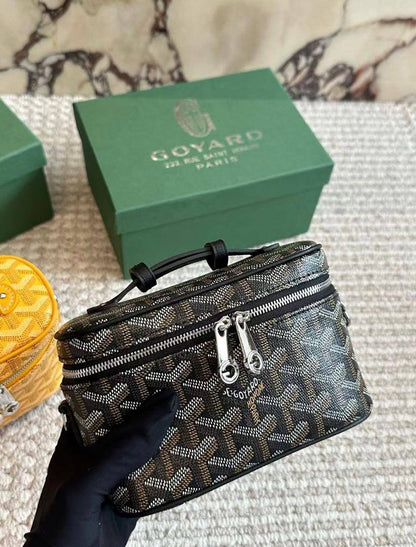 Goyard
95 dhs🇦🇪🇦🇪
with box
size 18cm

Zain26
♥️♥️♥️