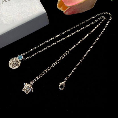VERSACE 💫  *OFFER*
    _*Necklace*_📿

45 dhs🪙🌨️
*WITH NORMAL BOX AND 
PAPER BAG*📦
🎁🎁🎁

Zain89
♥️♥️♥️