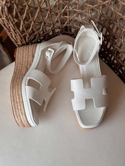HERMES 
✨ New Collection
👠 36–41
💎 Premium Quality
🔥 Super Master
450 dhs✅

Zain198
♥️♥️♥️