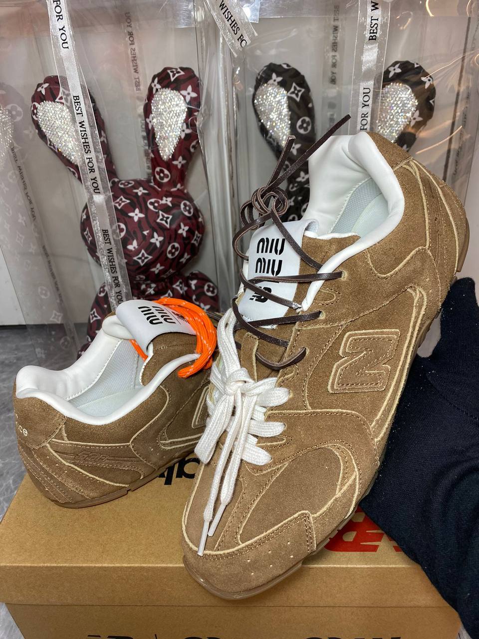 New Balance X Miu Miu 530 SL suede ‘Beige/Orange’🧡
36-45 AVAILABLE 🤩
230 dhs💓

Zain232
♥️♥️♥️