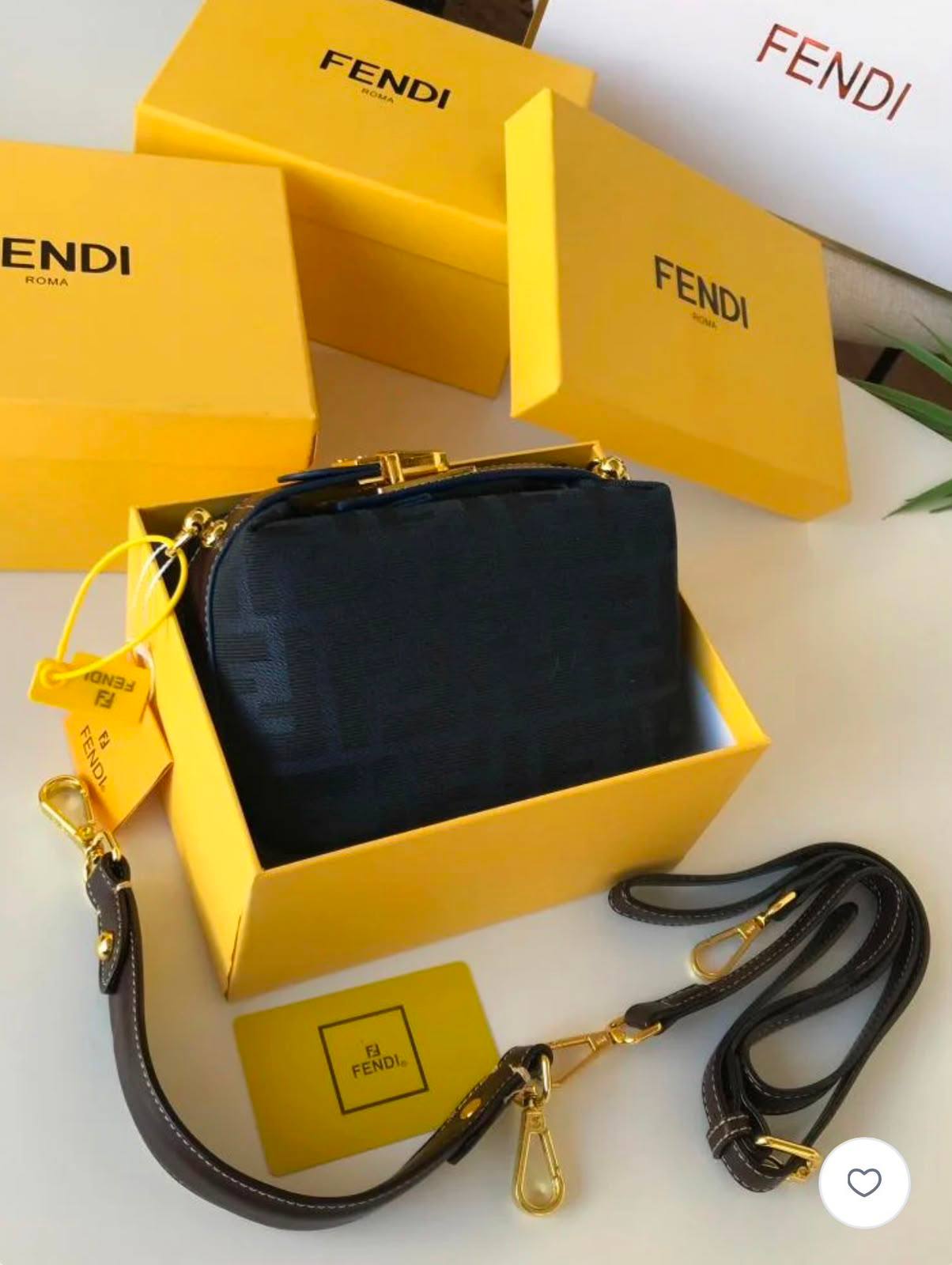 Fendi
100 dhs✅
Size：15CM
Good-quality with box

Zain35
♥️♥️♥️