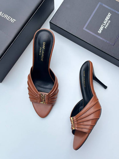 YSL
Size:36 to 41
120 dhs💓

Zain241
♥️♥️♥️
