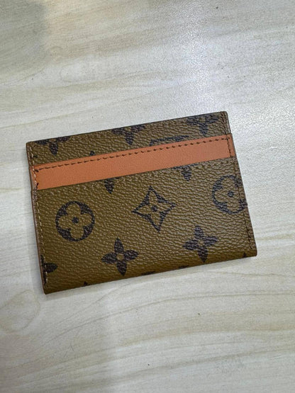 ❤️ Card bag
1️⃣ First quality 
Size : 10.5 * 7.5 cm
20 dhs🪙🌨️

Zain115
♥️♥️♥️