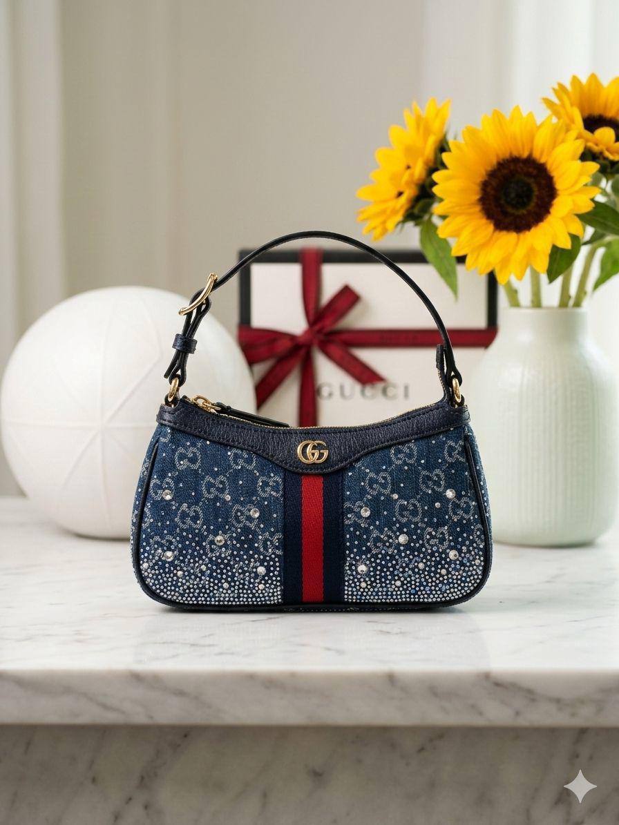 GUCCI 
PREMIUM QUALITY 💯
160 dhs✅
WITH BOX 📦

Zain28
♥️♥️♥️