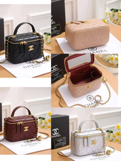 CHANEL

withbox
🎁🎁🎁

 with mirror
Size   18cm    
110 dhs✅
 high quality

Zain04
♥️♥️♥️
