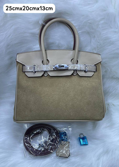 Hermes
110 dhs✅
Fabric material

Zain72
♥️♥️♥️