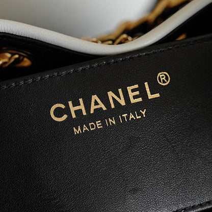 CHANEL 

RESTOCK 
HIGH QUALITY 

BIG SIZE 
125 dhs🇦🇪🇦🇪

25cm

Zain295
Zain39
♥️♥️♥️