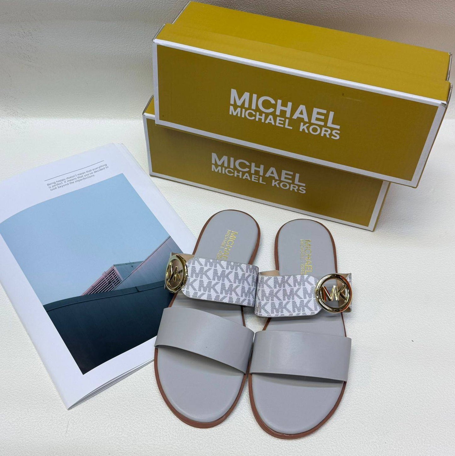 MK
Size 36to41
75 dhs💓

Zain236
♥️♥️♥️