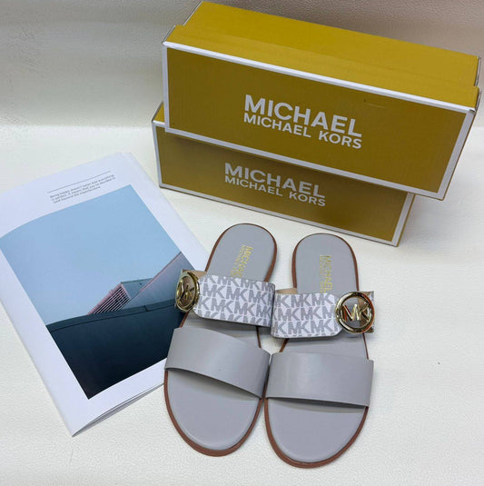 MK
Size 36to41
75 dhs💓

Zain236
♥️♥️♥️