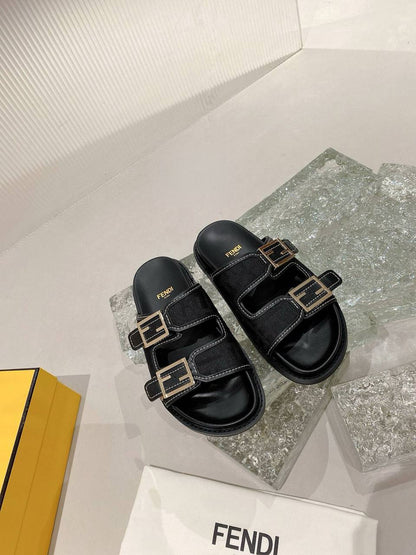 Fendi - Gucci

Size 36-42 
90 dhs🌺

Zain57
♥️♥️♥️